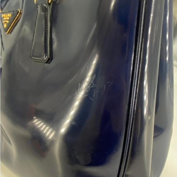 Prada Spazzolato Gardner Tote - Picture 14 of 16